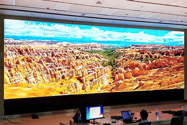 無縫拼接屏在商顯領域的重要性