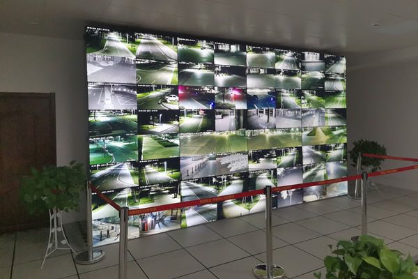 一塊拼接屏可以顯示多少路視頻監(jiān)控畫面？