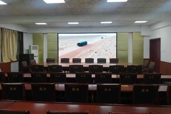 LED顯示屏好還是無縫拼接屏好？