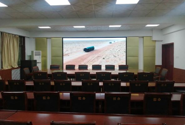 小間距LED顯示屏和無縫液晶拼接屏的區(qū)別在哪里？