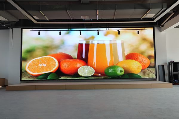 舞臺背景墻大屏怎么定制，舞臺LED顯示屏方案設(shè)計