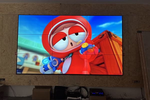 會(huì)議室用拼接屏還是LED顯示屏好？