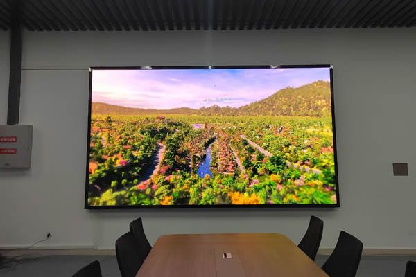 LED顯示屏和拼接屏兩者之間的區(qū)別有哪些，選擇哪種顯示大屏好？