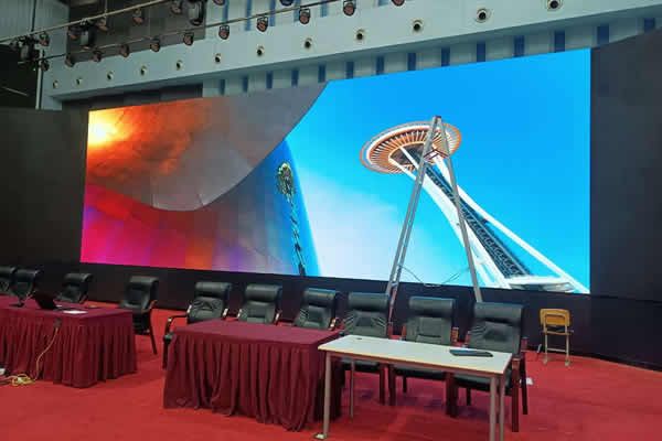 會(huì)議室的顯示屏幕要做多大合適？